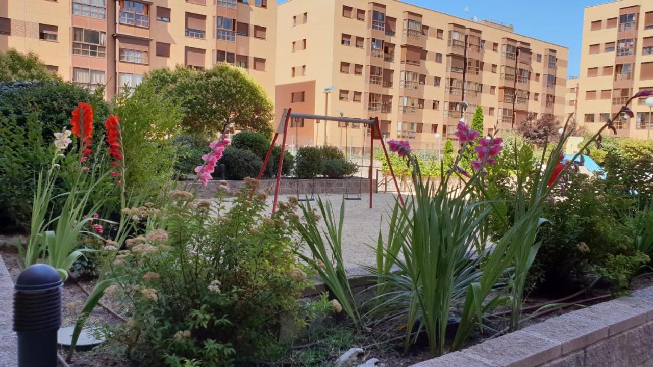 Apartment Madrid Barajas Luaran gambar